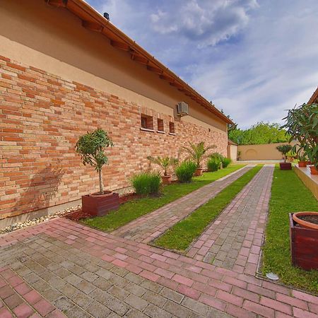 Kálvin utcai Apartmanok Hajdúszoboszló Exterior foto